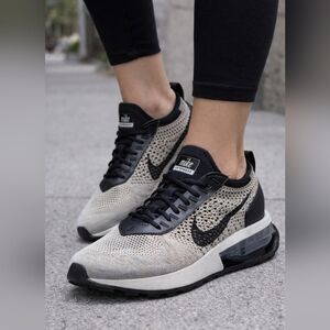 Nike Air Max Flyknit Racer Women’s S 6.5 Black Cream Sneakers Running Shoes NWT